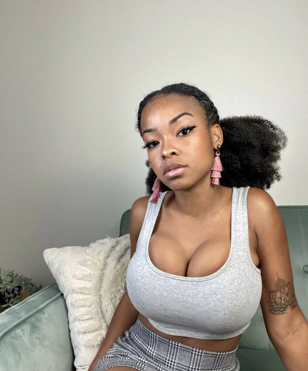 Ebony Boobs Zuri Bella Rose image 35