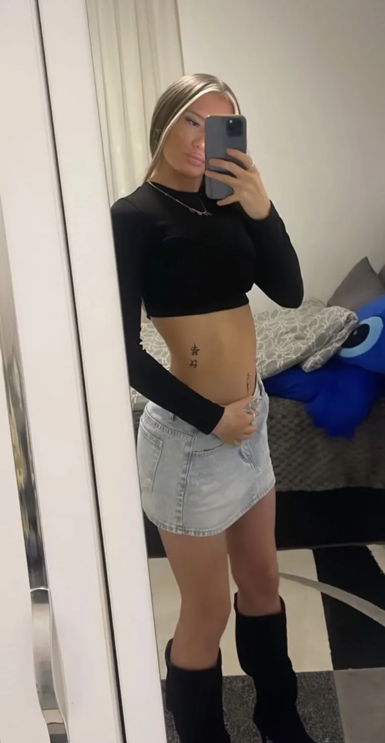 Blonde TikTok Hoe image 3