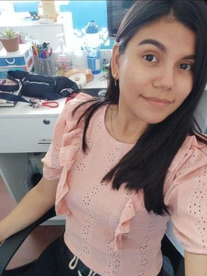 Putipobre enseñando tetas y culo image 2