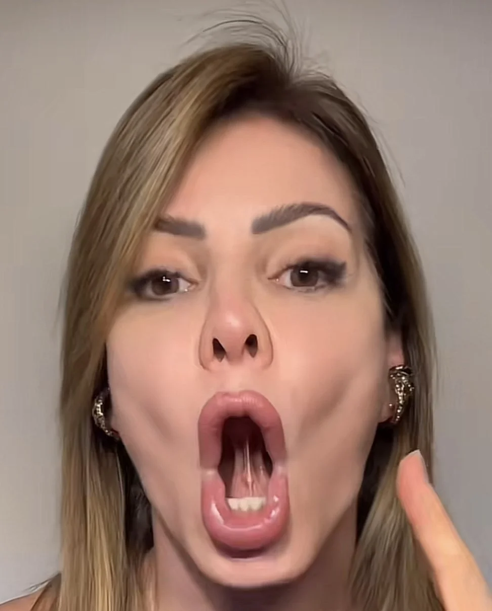 Fonoaudióloga mostrando os exercícios enquanto eu batia a punheta. image 15
