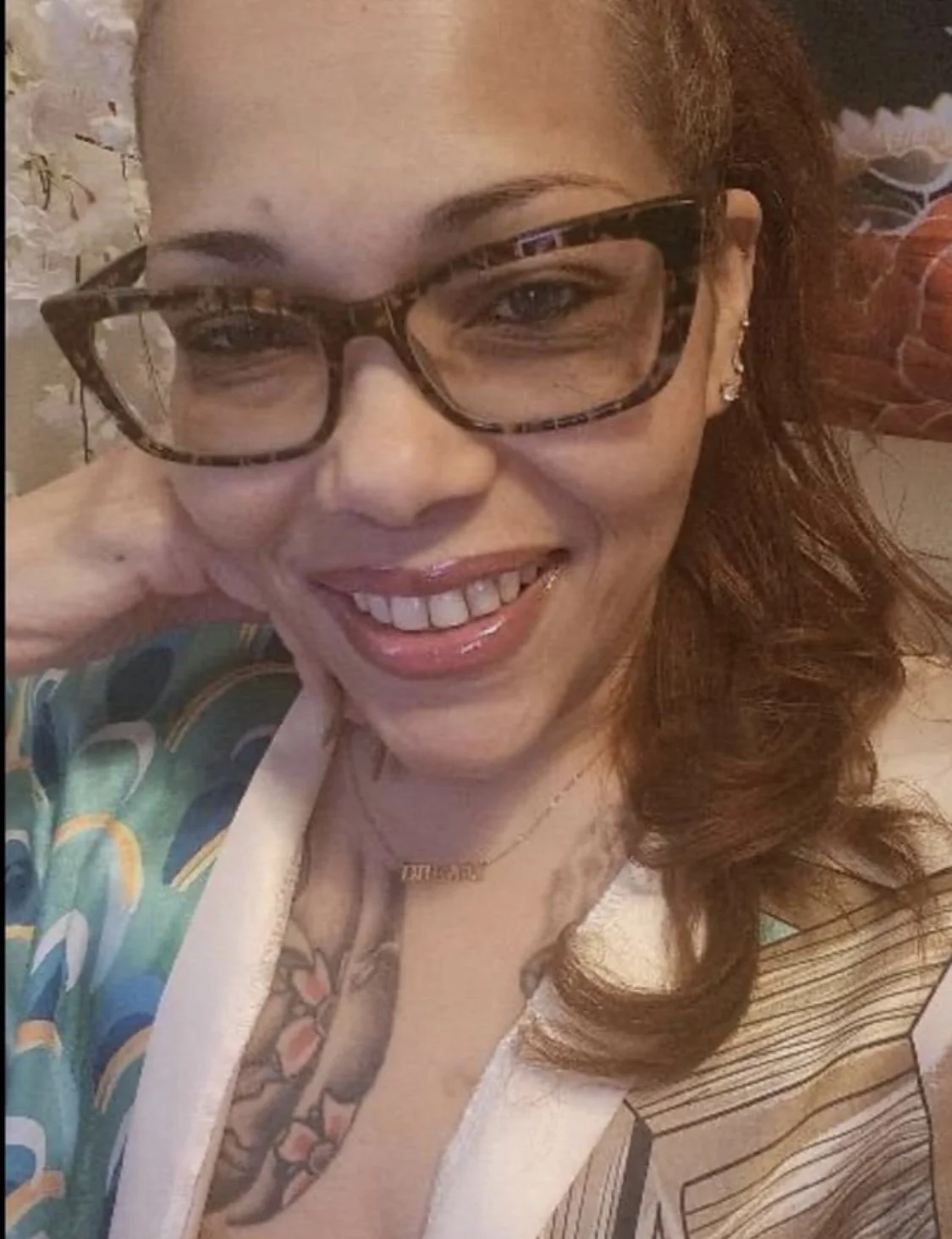 Redbone auntie nice 😍 image 2
