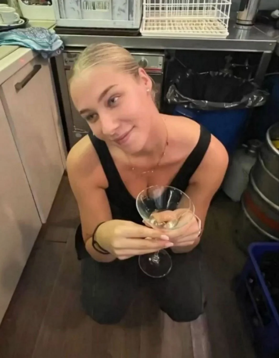 Cuck's sexy girl image 4