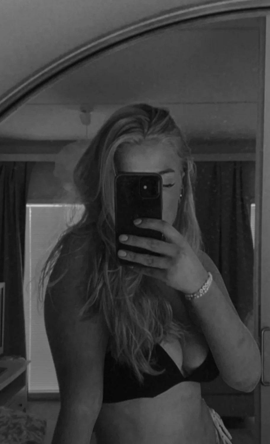 Cuck's sexy girl image 5