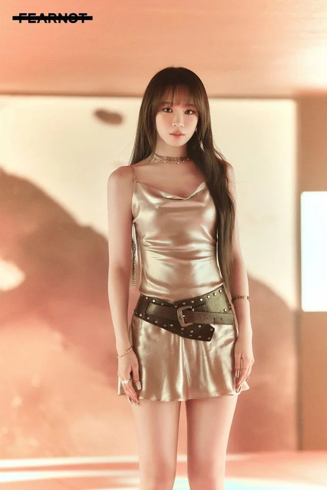 chaewon is perfect, idol #1 image 5
