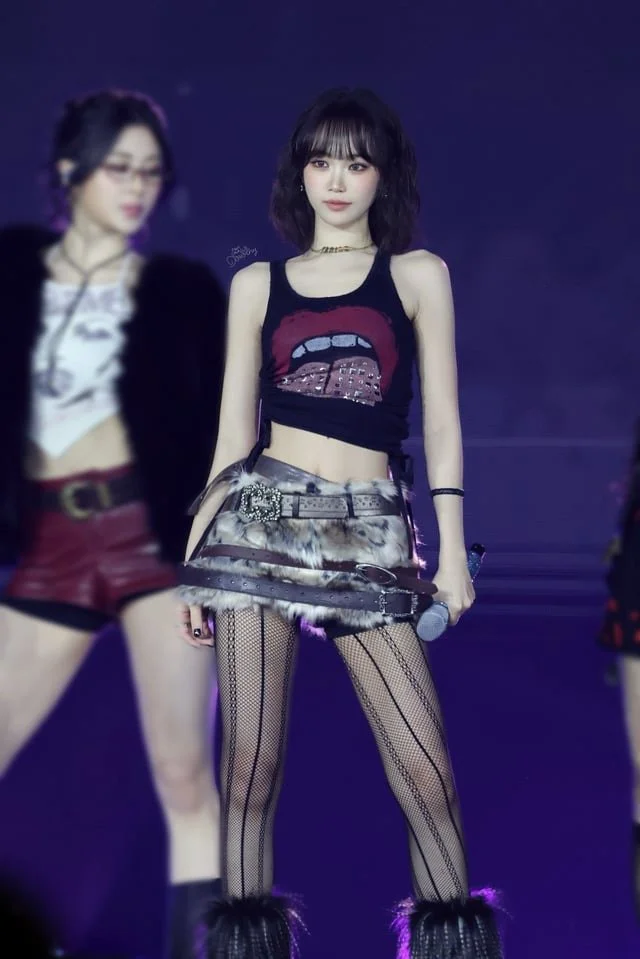 chaewon is perfect, idol #1 image 7
