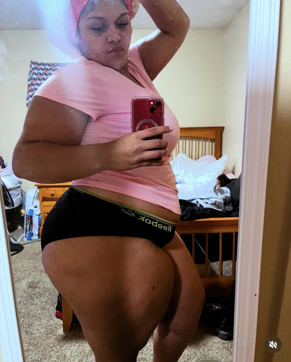 Thick booty redbone😮‍💨 image 3
