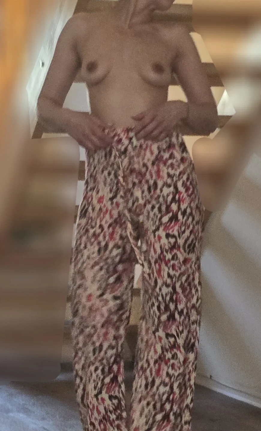 My hott sister-in-law 🍑🍑🍒🍒🥵🔥💦 main image