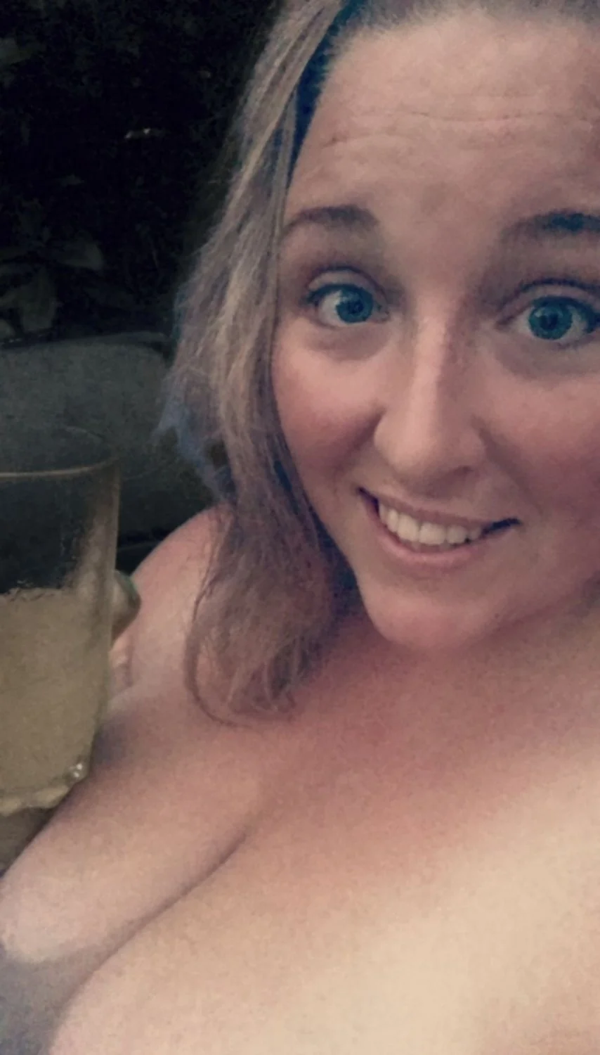 Shannon the Milf webslut craves the exposure image 3