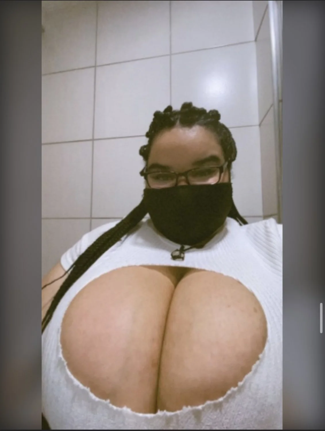 Seios enormes 🤤 image 7