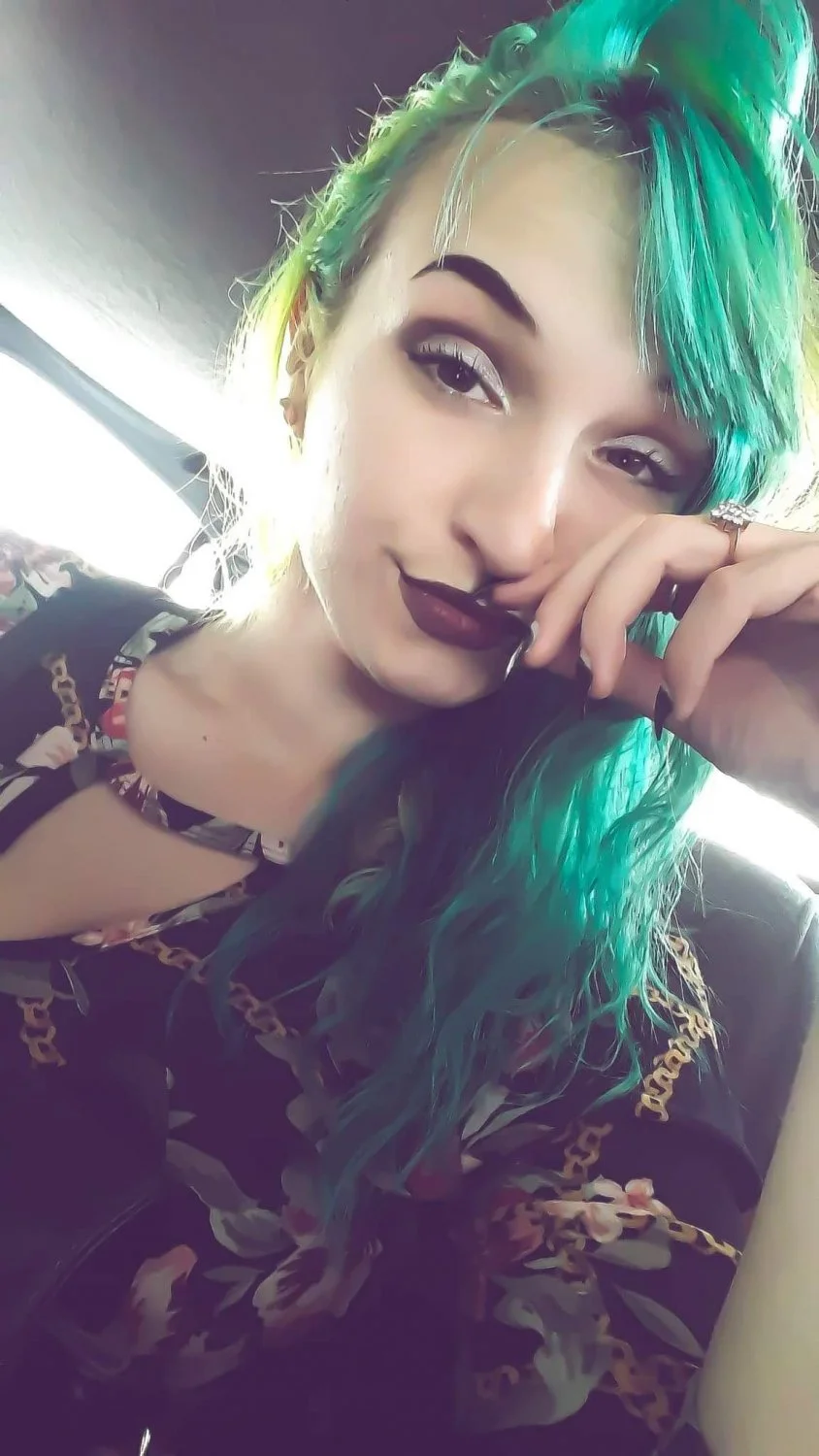 Kay From Tennessee, she loves BBC and gangbangs image 4