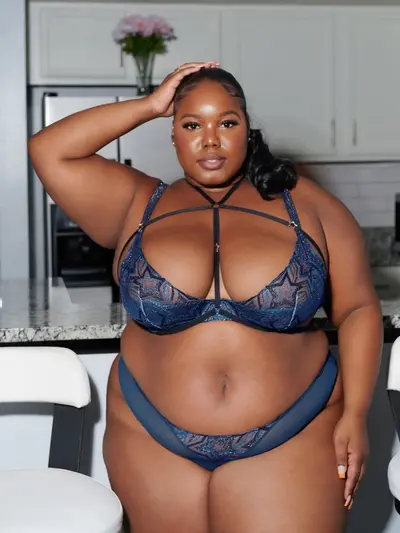 SHINING-STAR-EMBROIDERED-HALF-CUP-PLUNGE-BRA-BA2147910-10131-4-1200x1600 cover image