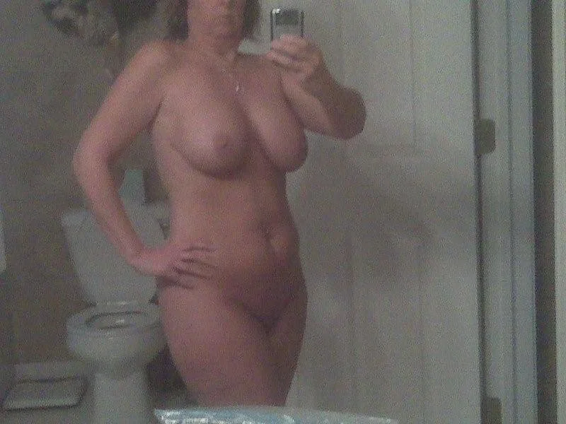 Hot MILF main image