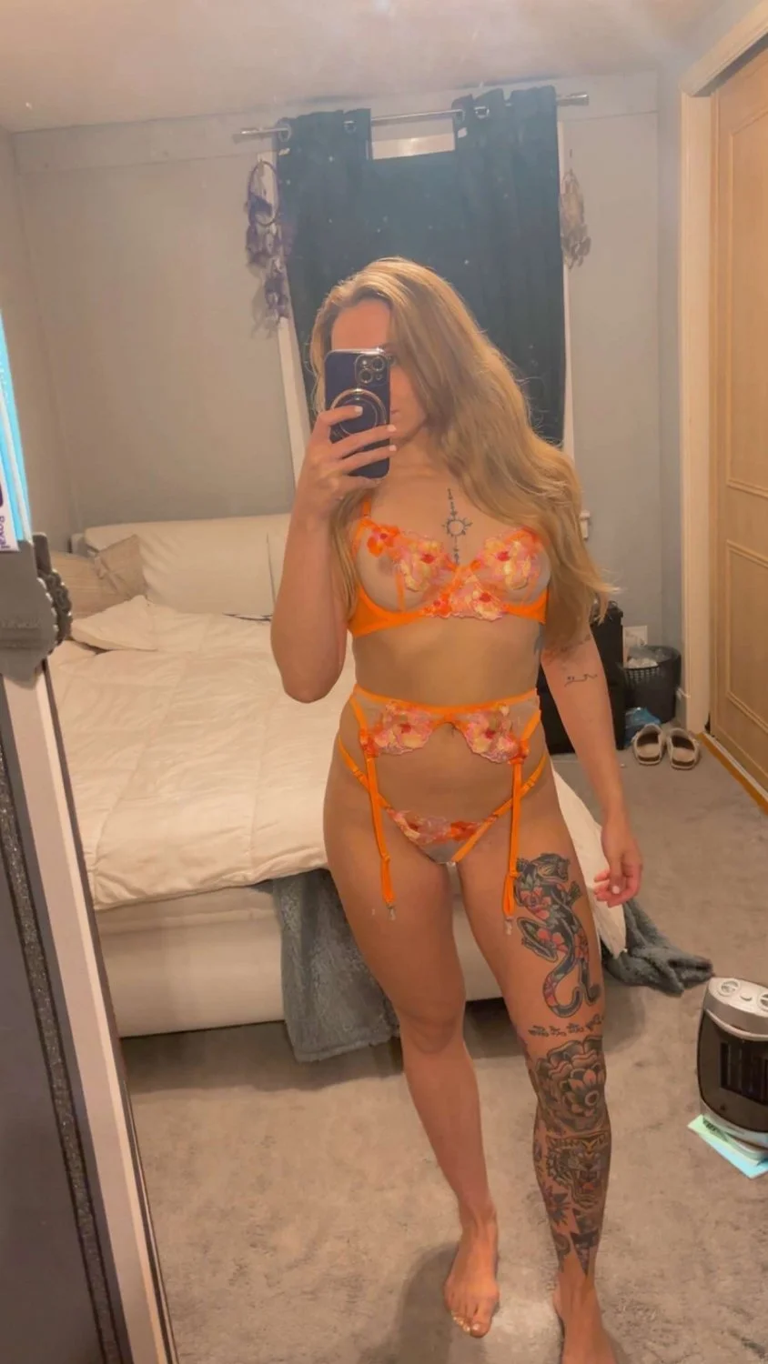 Sexy slut shown off image 5