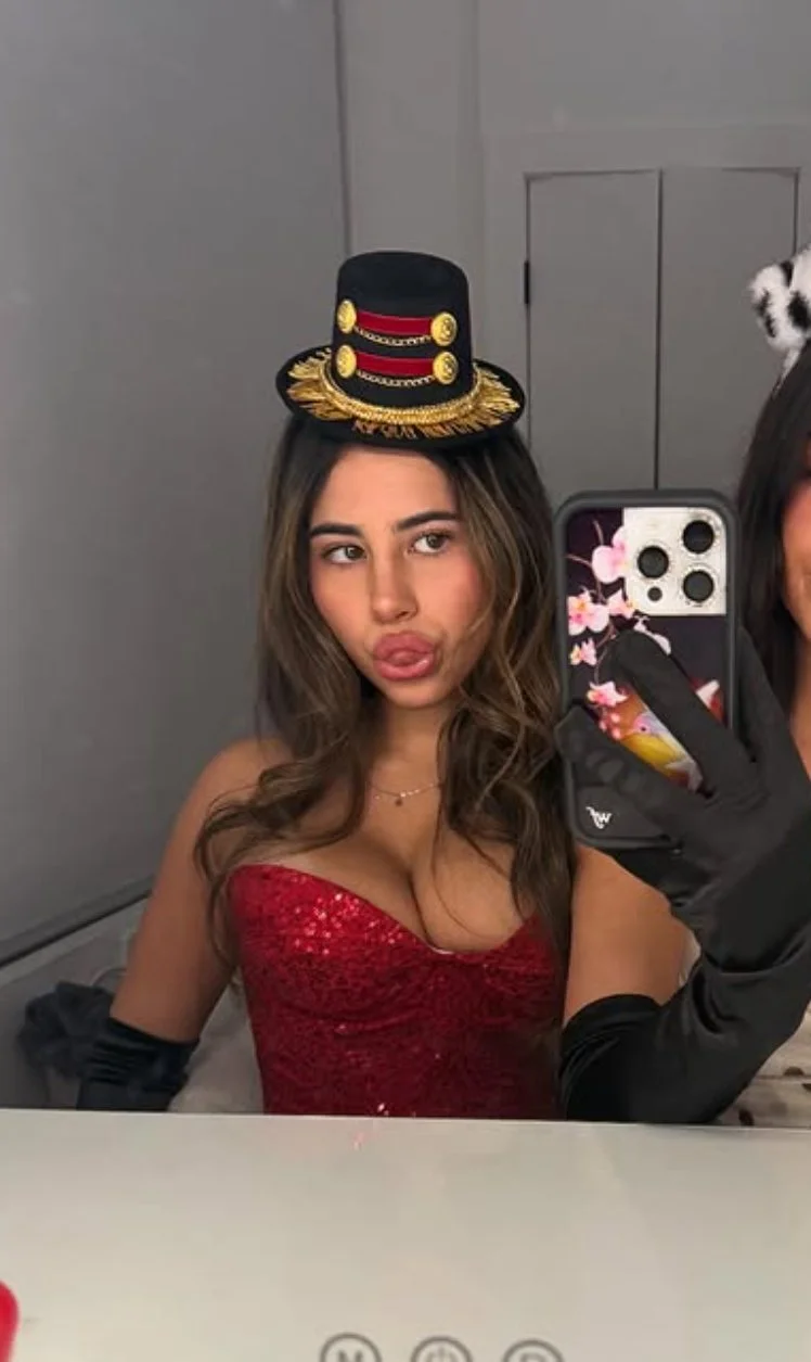 Big Boob Teen Bop Zoe image 2