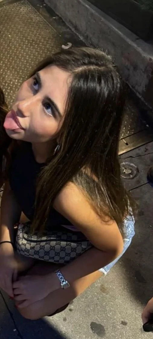 Big Boob Teen Bop Zoe image 9
