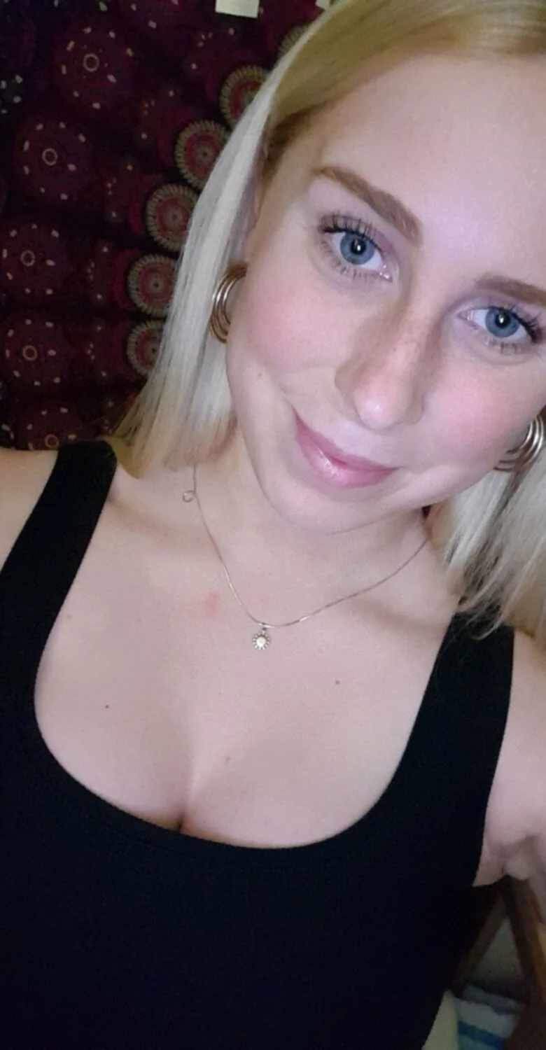 Sexy blonde main image