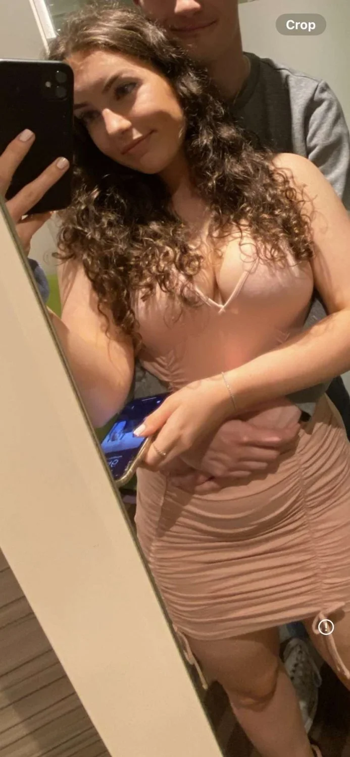 Abbie 22 image 3