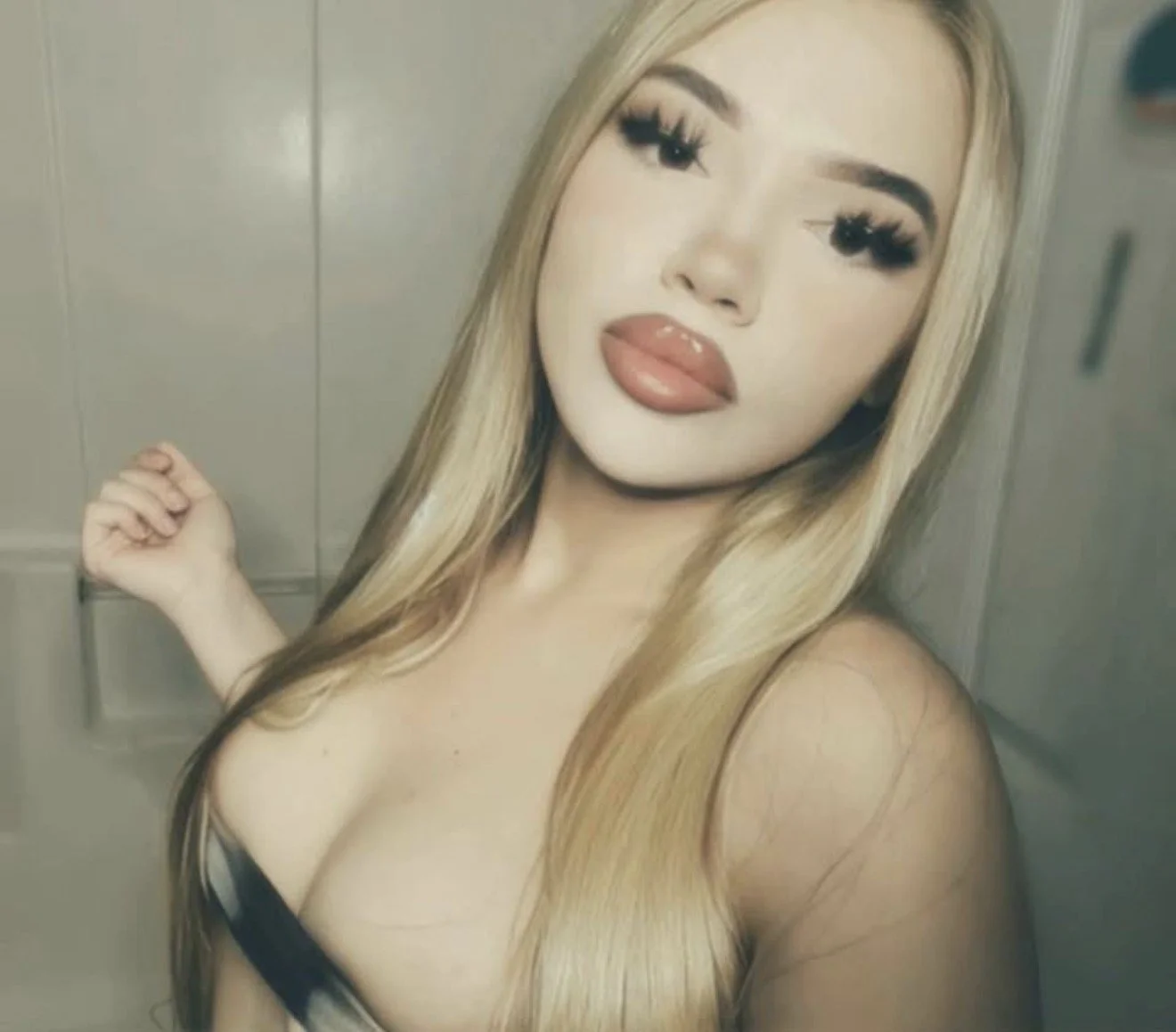 559 slut p3 image 2