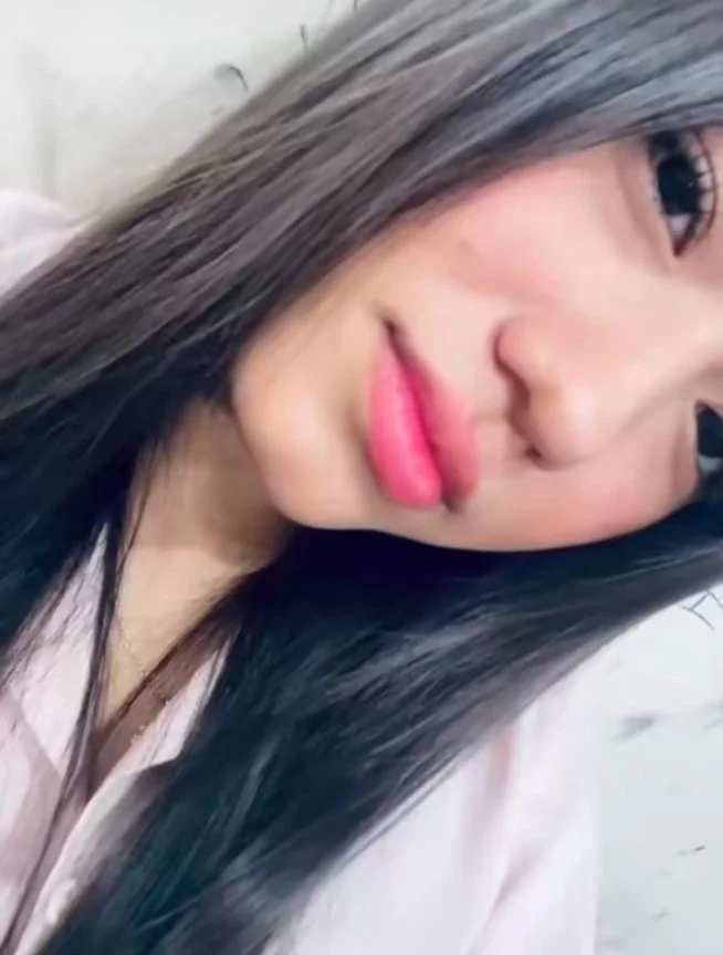 🔥🔞Carita dulce de q le encanta el pene con labios rosa mamadora profesional de penes🔞🩷 Valentina main image