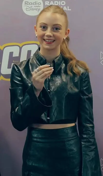 Evie image 2