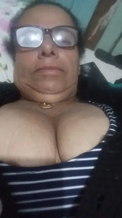 COROA SAFADA DO BADOO DOIDINHA POR PICA .. cover image