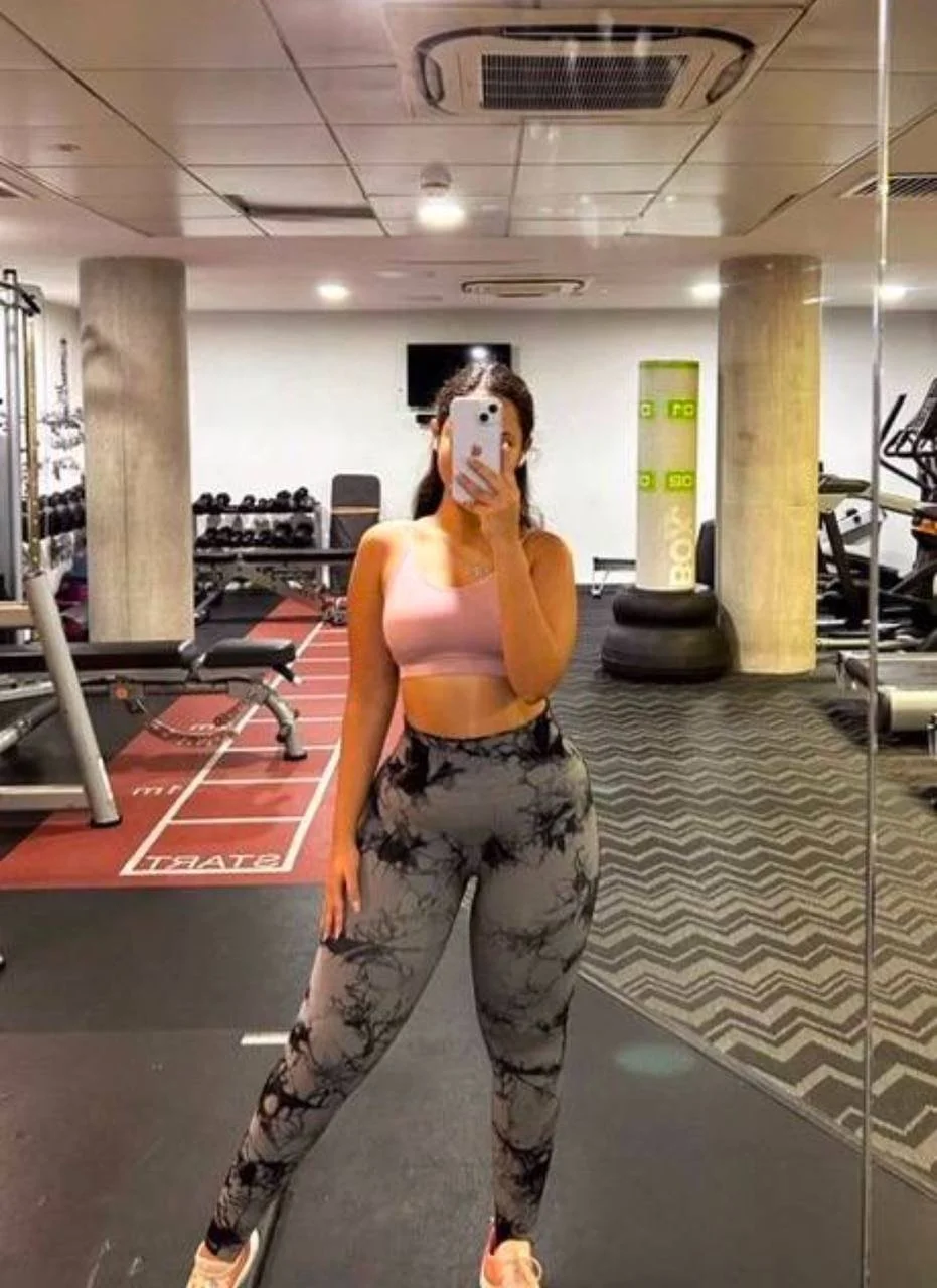 Cuck's girlfriend exposted 5 likes so he sends more main image
