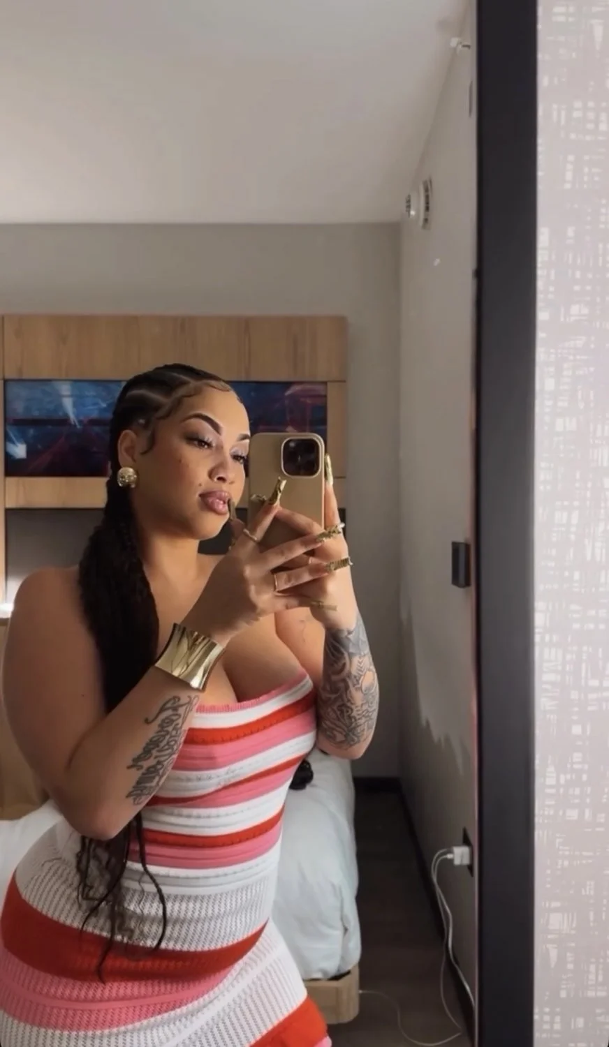 Claudia big titty Dominican slut image 2