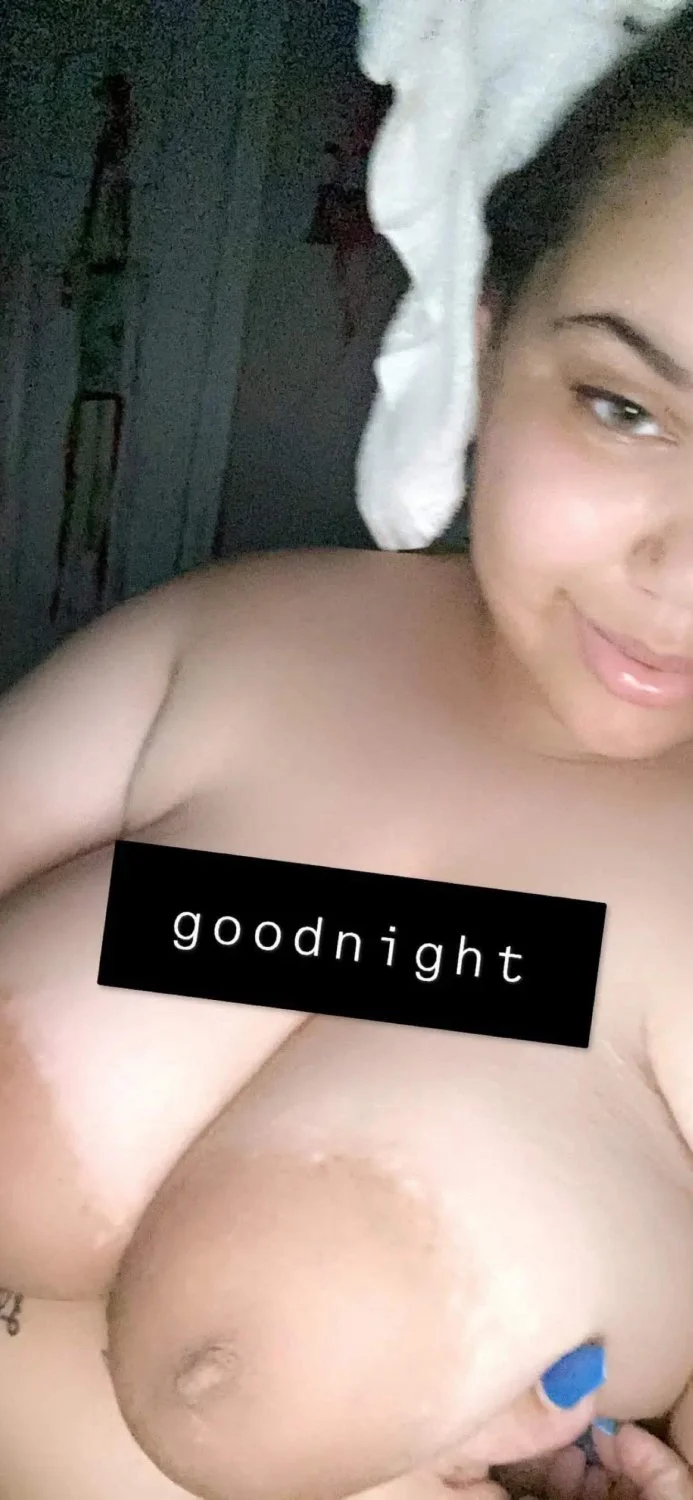 Bbw Lightskin sucking up everyone image 8