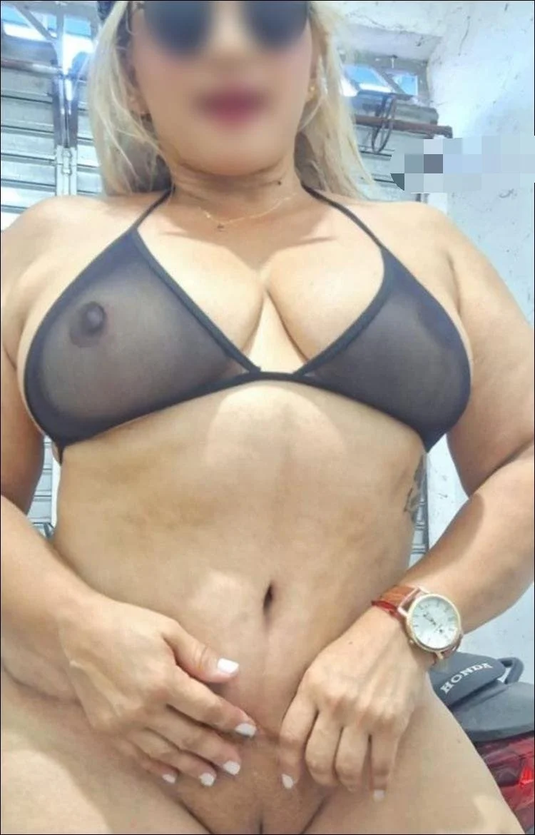 Loira rabuda main image