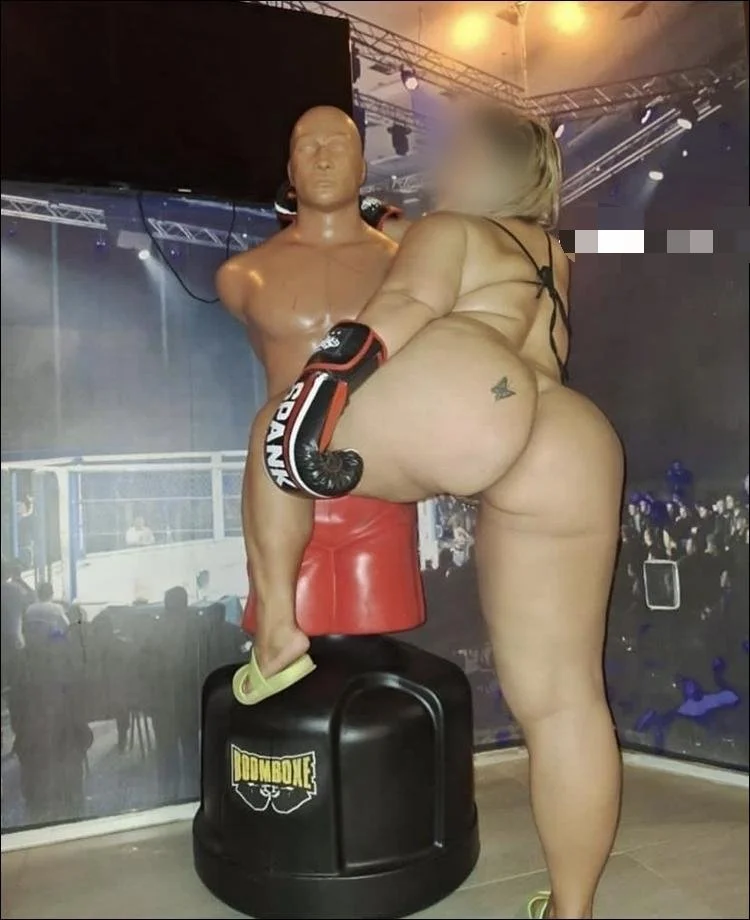 Loira rabuda image 3