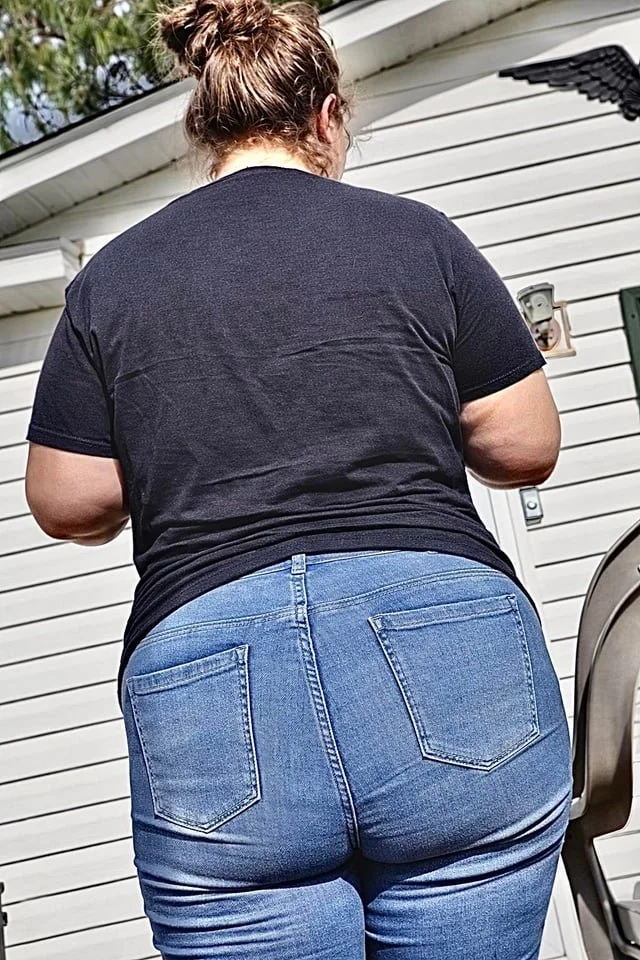 Big booty YouTube slut image 8