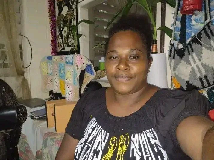 Busty PNG Mama spread pussy image 7