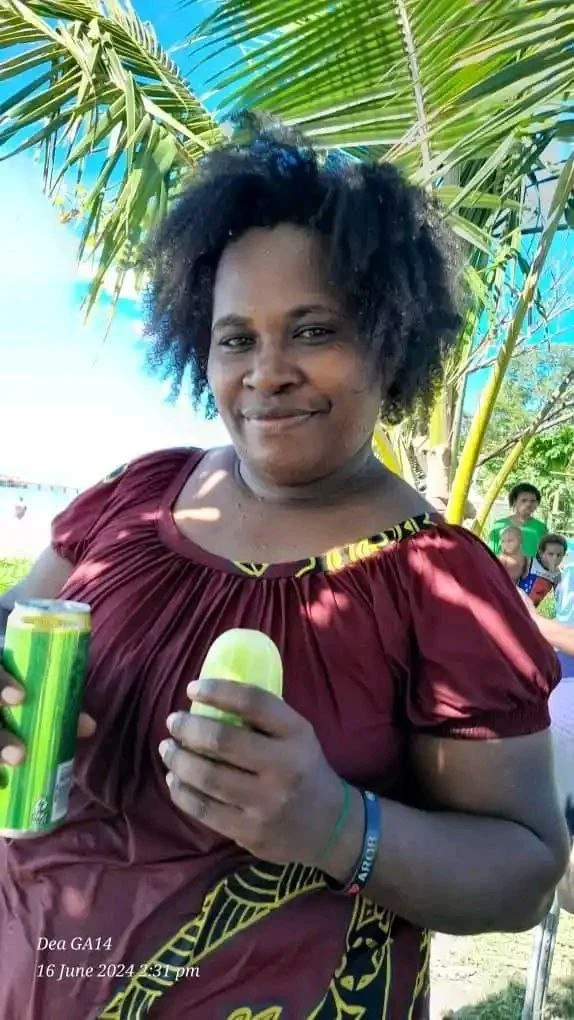 Busty PNG Mama spread pussy image 8