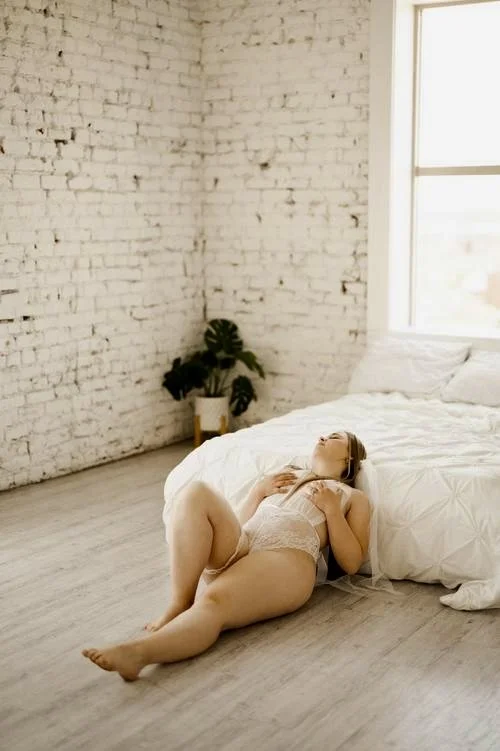 Something is different in the UTAH water boudoir image 19