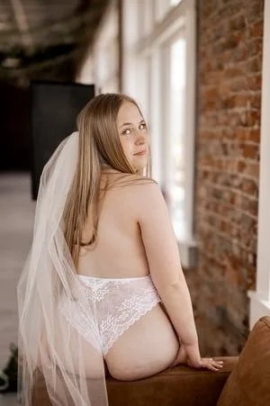 Something is different in the UTAH water boudoir image 4