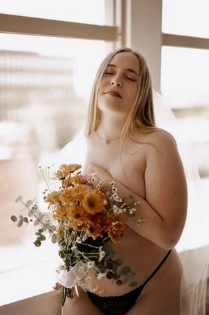 Something is different in the UTAH water boudoir image 7