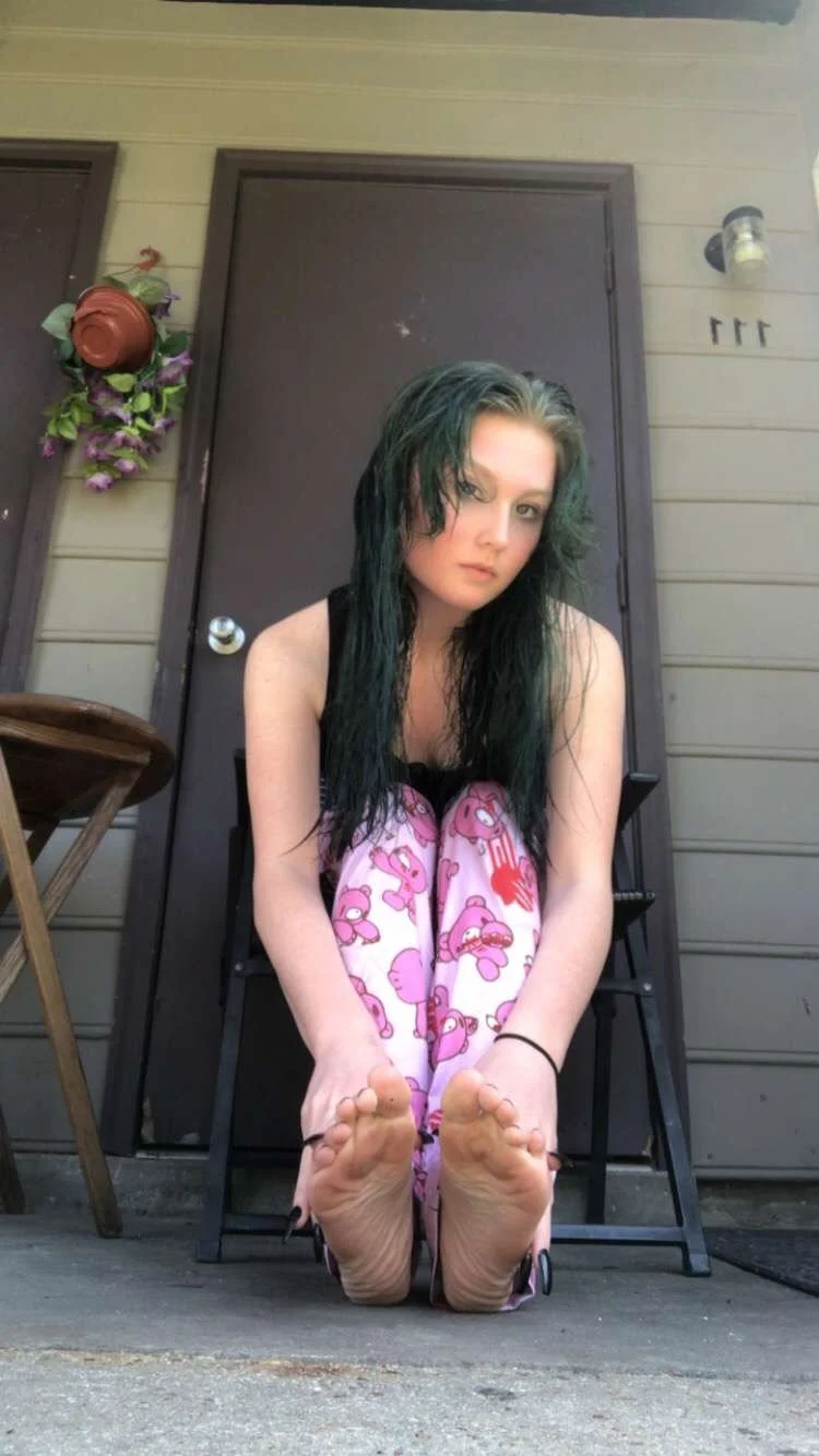 Ugly college student image 10