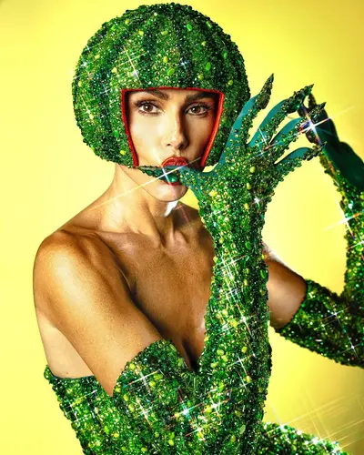 Deborah Secco cover image