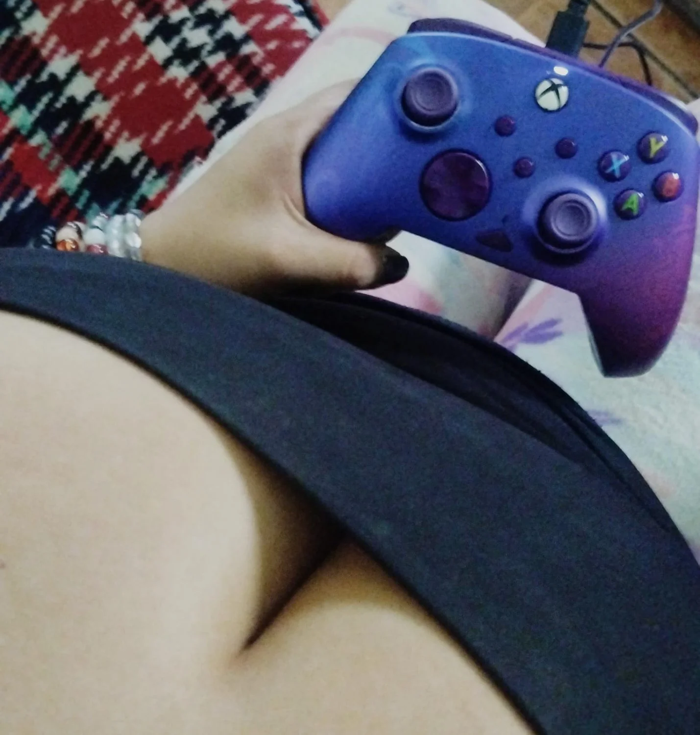 No nudes main image