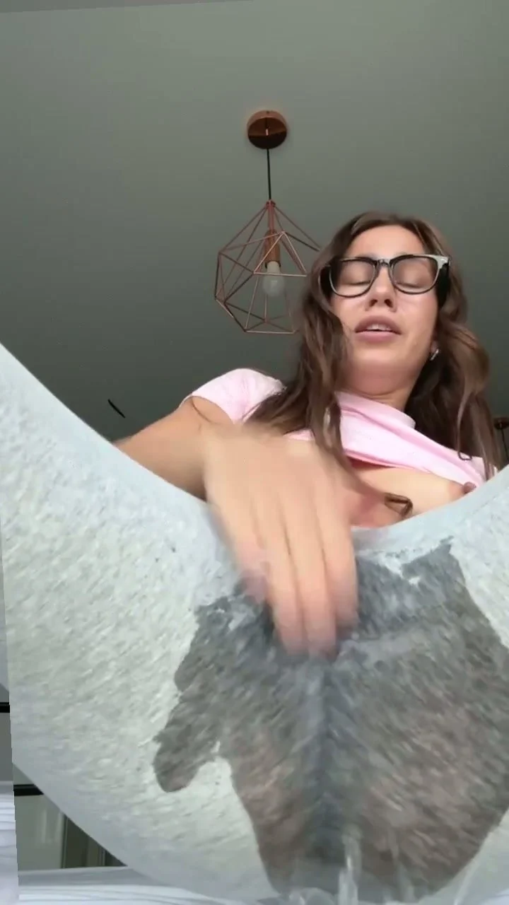 🔞 naughty perfect ass riding cock tight pussy cum dripping 🫦🍑 See my OF image 1