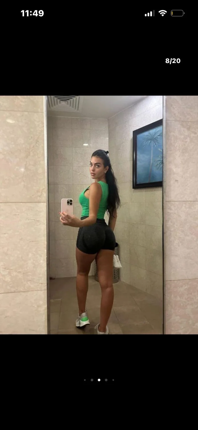 Georgina Rodríguez ex puta mulher de Cristiano Ronaldo image 37