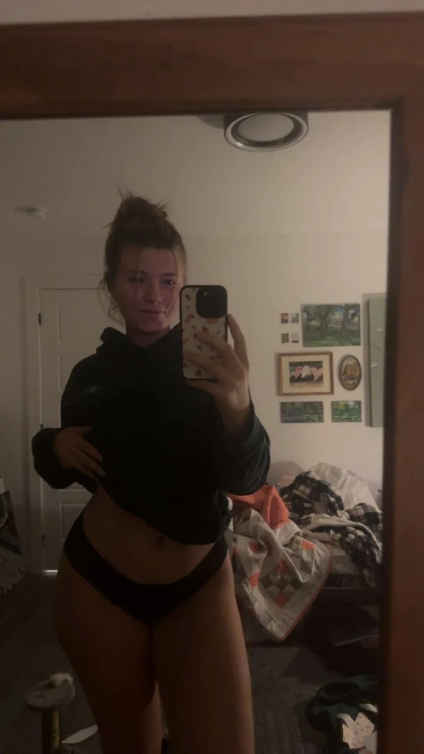 beautiful amateur gf Afton image 11