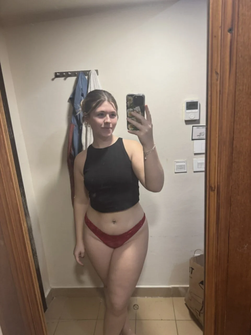 beautiful amateur gf Afton image 3