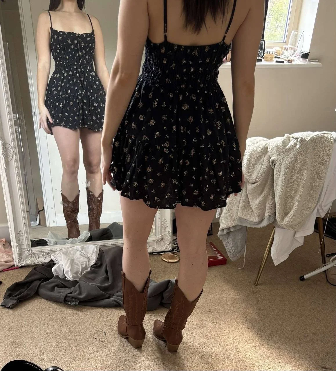 Tiny Slut With Big Ass Needs Her Asshole Stretched main image