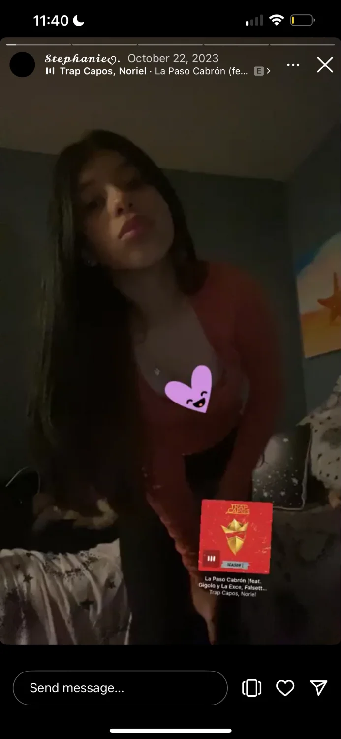 pretty teen main image