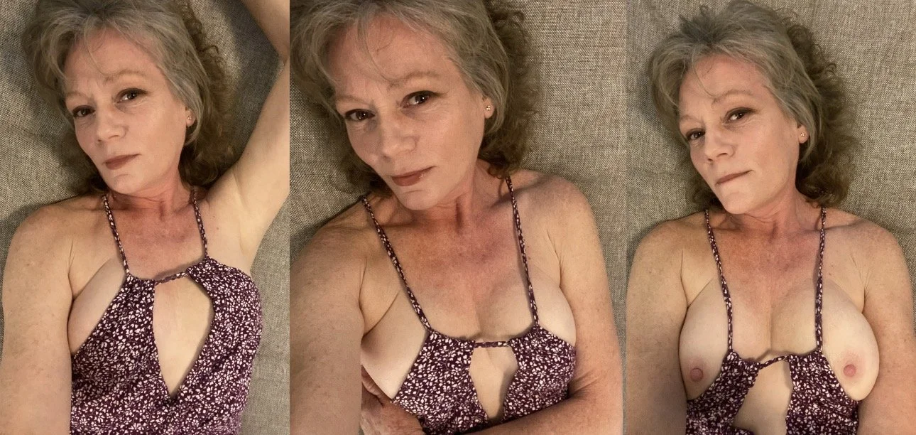 Deanna shows her tits image 14