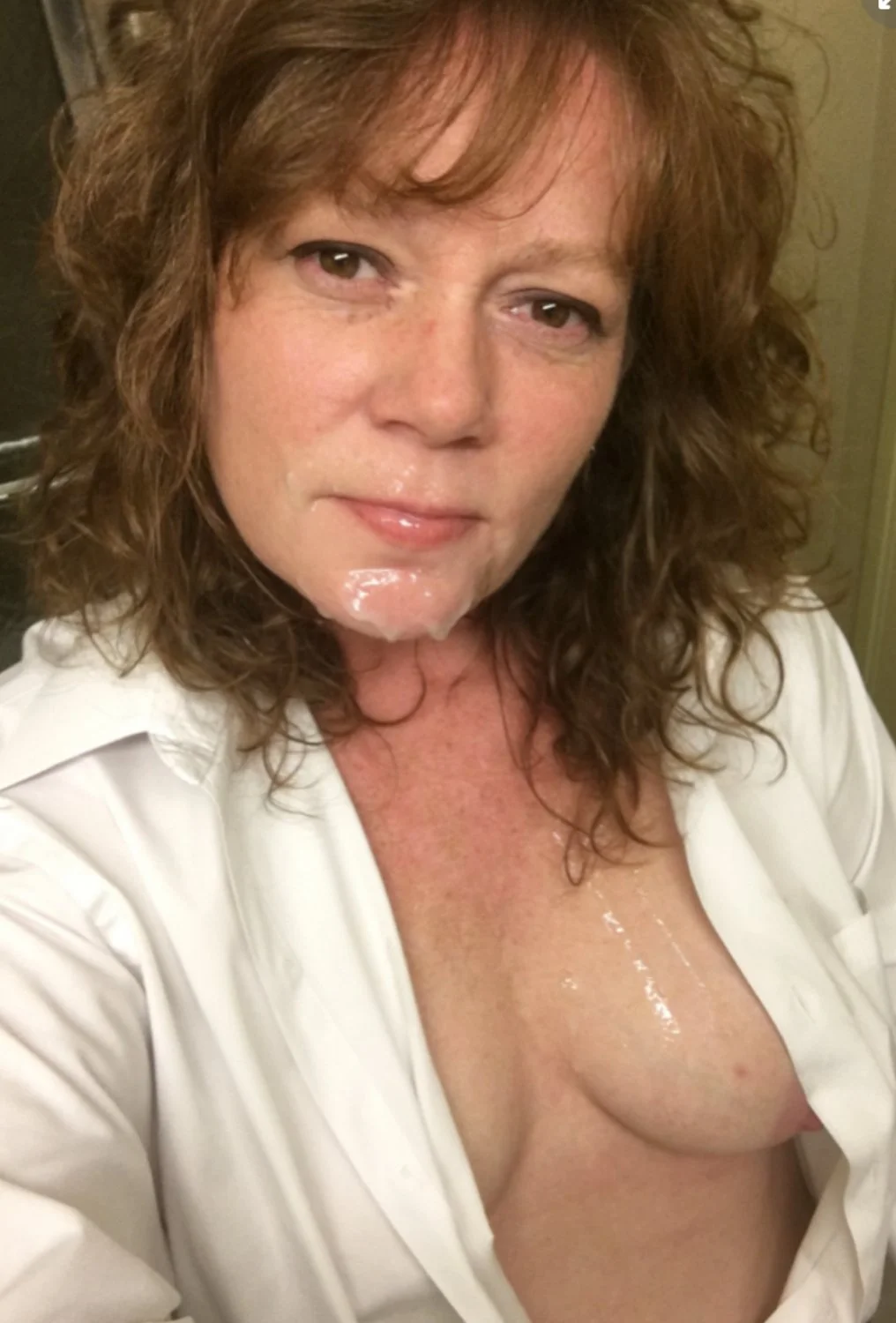 Deanna shows her tits image 20