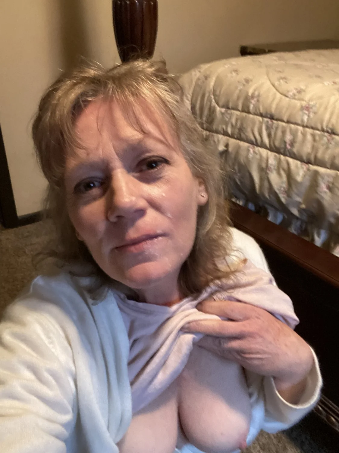 Deanna shows her tits image 35