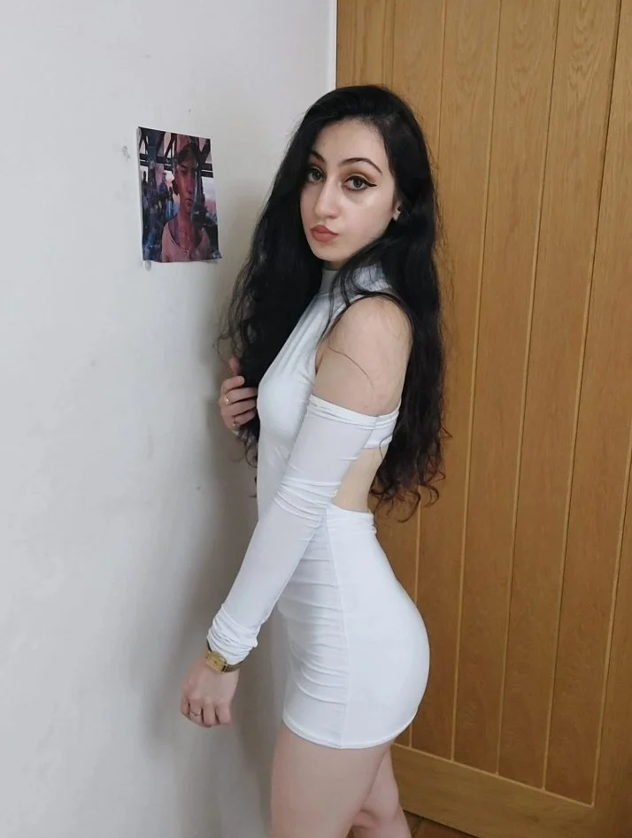 petite with a nice ass spreading it... image 3