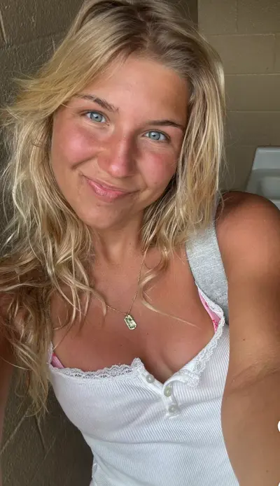 Ex gf still keeps me up to date cover image